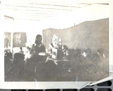 1973년 영사기로 반공교육을 받고 있는 학생들