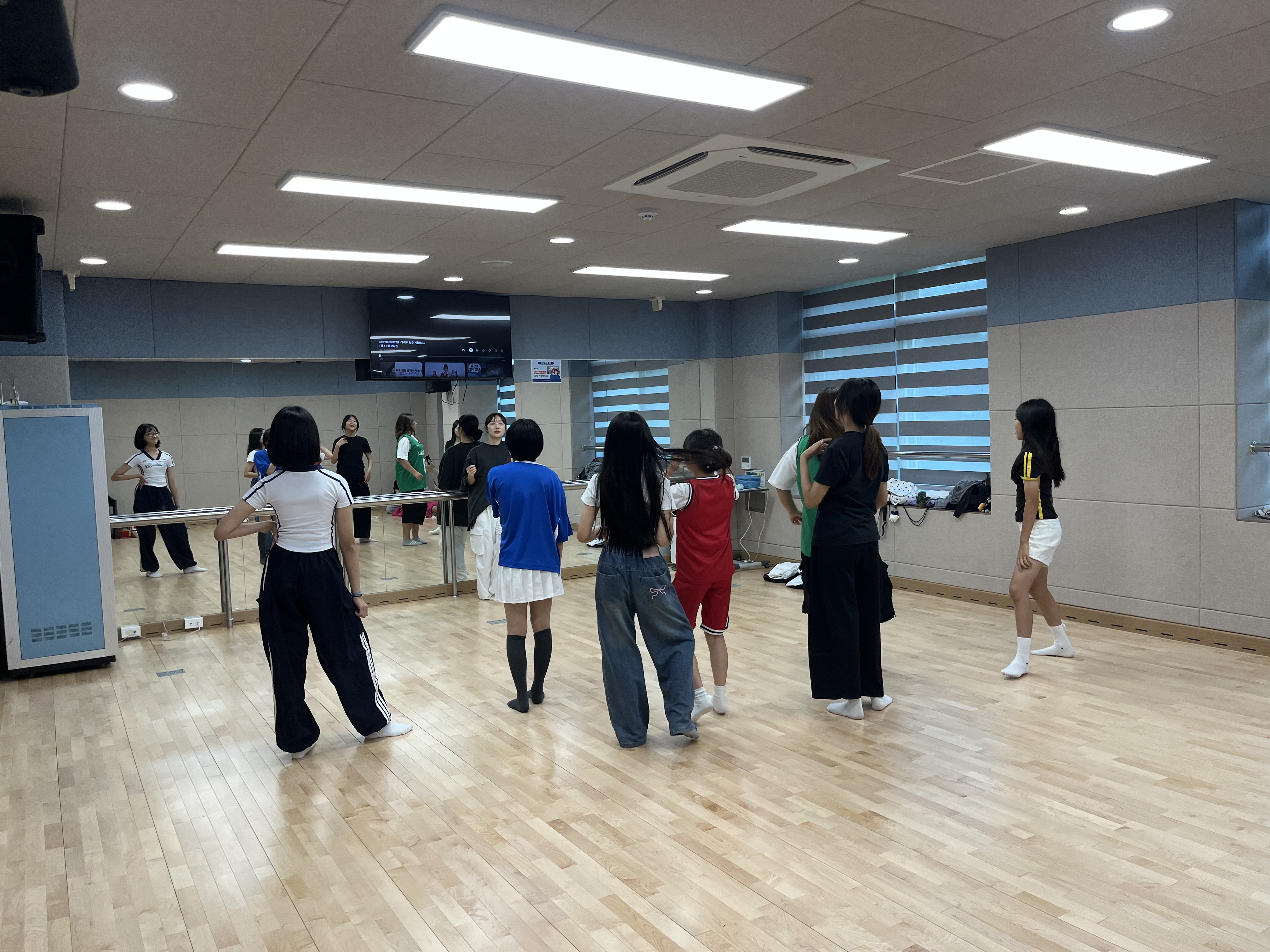 25.08.23 댄스동아리 이미지2