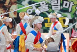 ▣ 감자 쌓고 흥을 더하다… 감물감자축제 개막 이미지